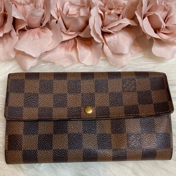 Louis Vuitton Handbags - 😍 AUTHENTIC Portefeuille Sarah Long Wallet Damier